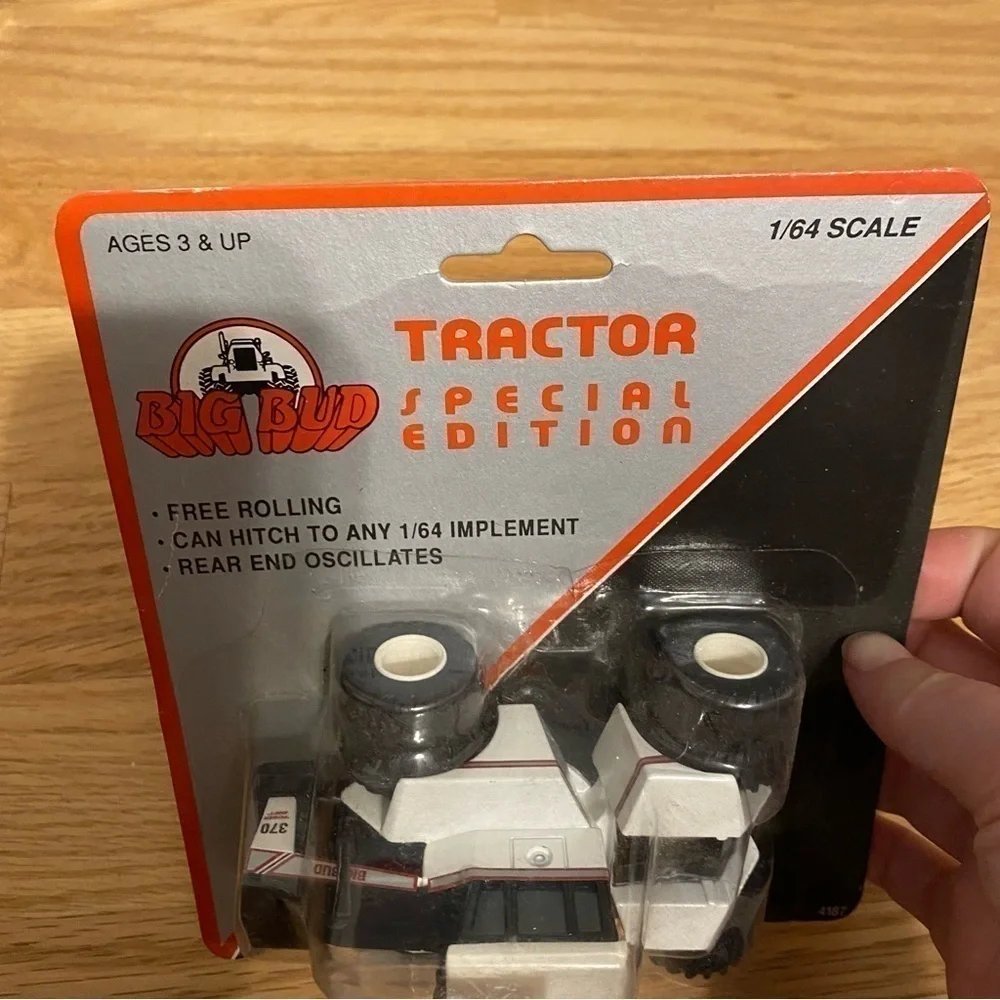 Big Bud Tractor 1/64 Special Edition 370 Power Shift NEW  ERTL 1993 W/ Duals